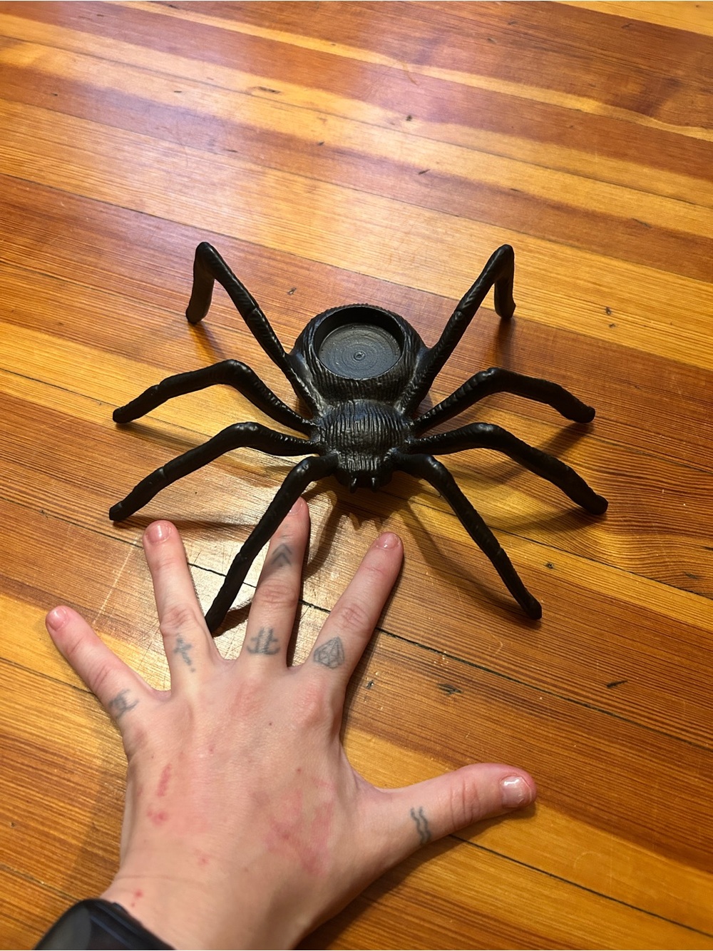 Spider tea light candle holder